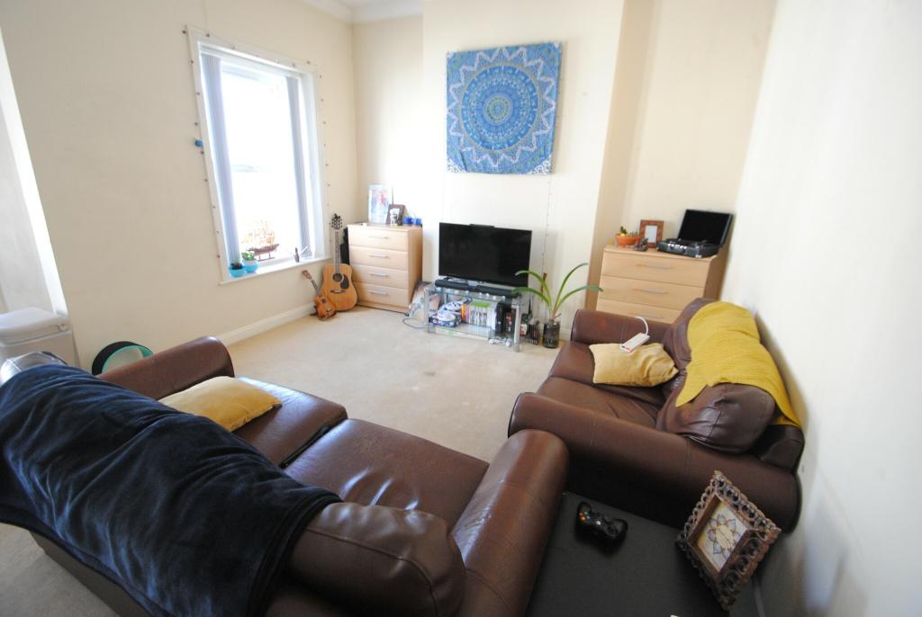 Additional image 5 of Spacious STUDENT 2 bed flat in Town Centre- Lansdowne