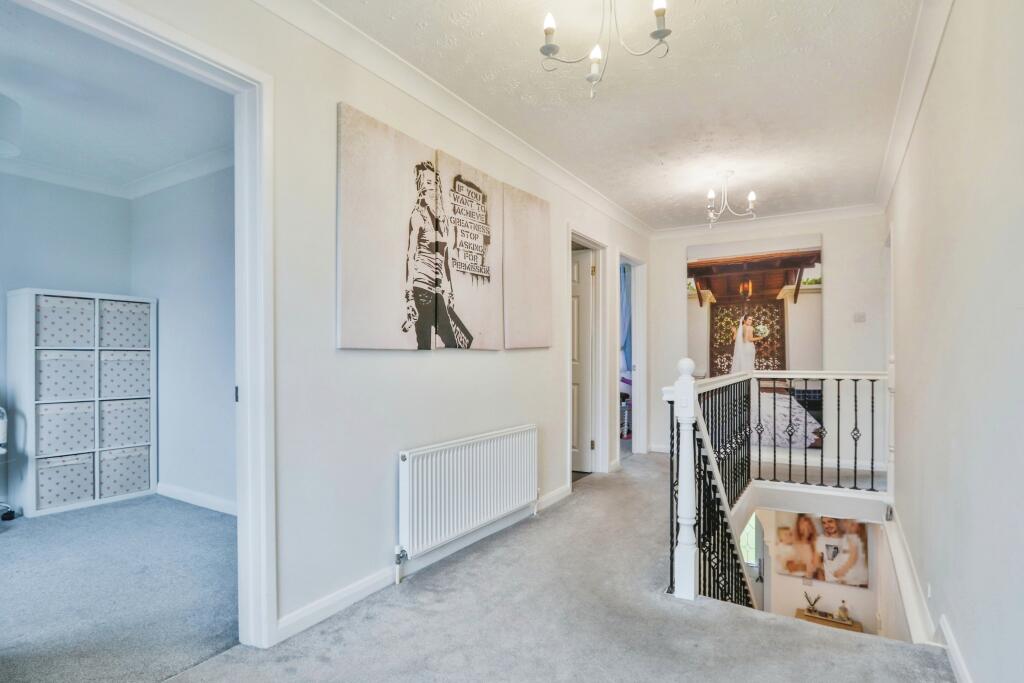 Additional image 15 of De Courtenai Close, BEARWOOD, Bournemouth, Dorset, BH11