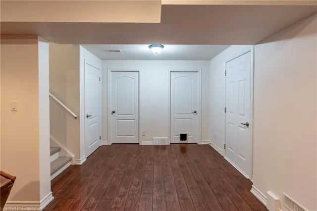 Additional image 32 of 33 Notchwood Crt