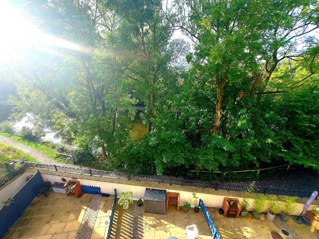 Additional image 3 of The Locks, Bingley