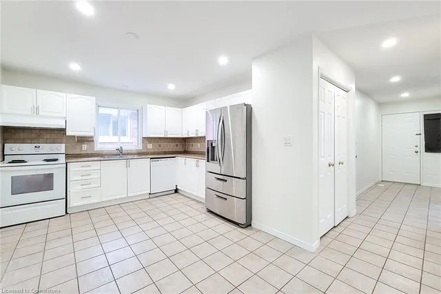 Additional image 20 of 482 Berkindale Dr