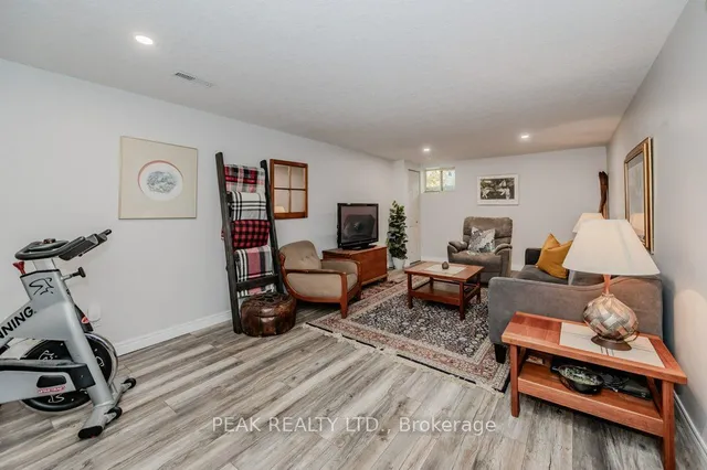 Additional image 26 of 88 Springbank Cres