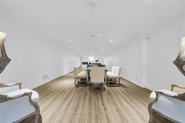 Additional image 24 of 94 SEABREEZE Cres