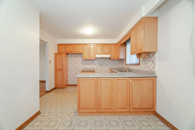 Additional image 15 of 1639 Corkstone Gl