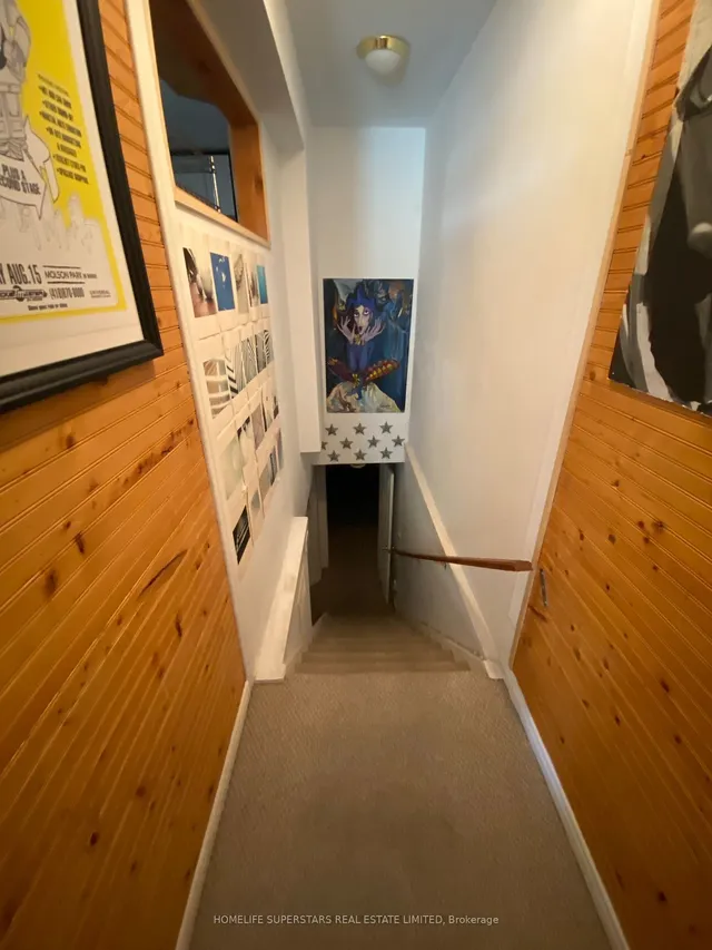 Additional image 11 of 1263 Woodbine Ave