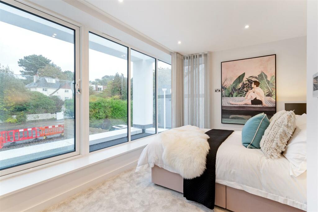 Additional image 25 of Sandbanks Road, Lilliput