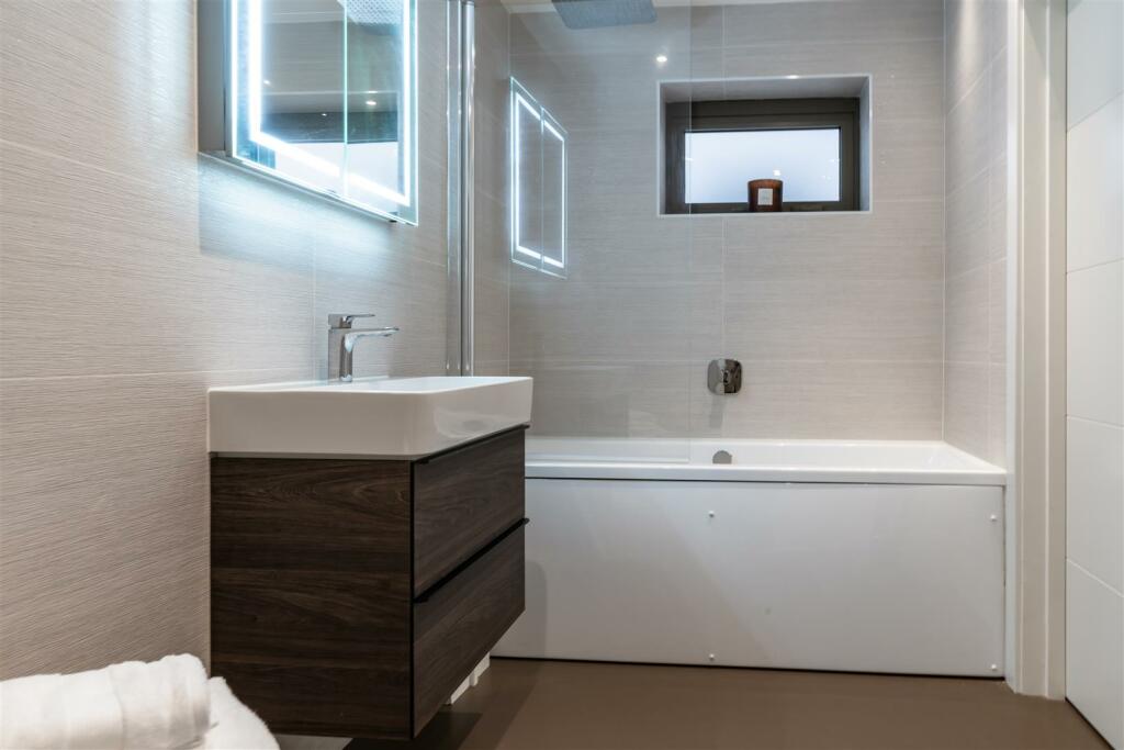 Additional image 18 of Alington Road, Evening Hill