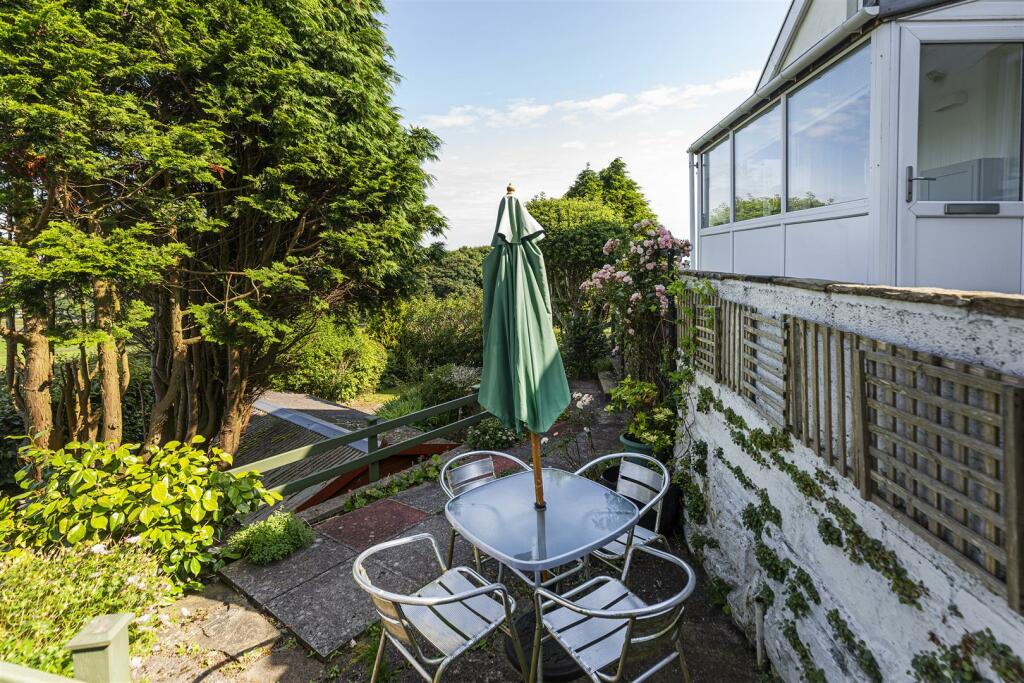 Additional image 32 of Back Lane, Queensbury