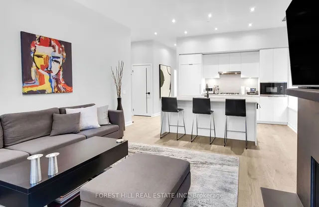 Additional image 26 of 22 Lombard St Unit 203
