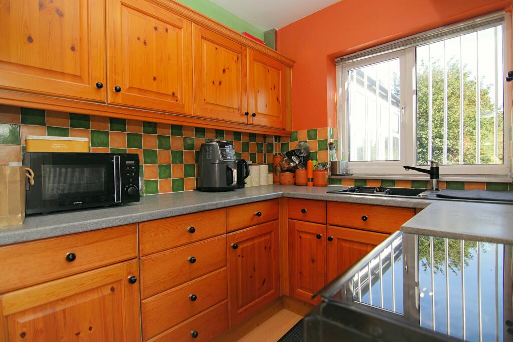 Additional image 6 of Dean Close, Bradford, BD8