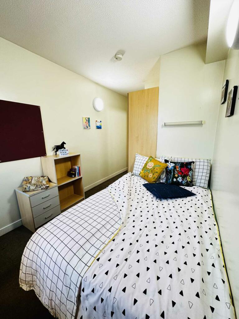 Additional image 9 of Bradford