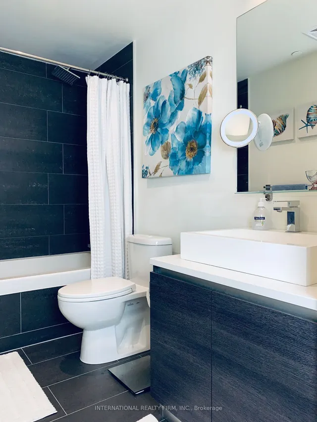 Additional image 14 of 111 Bathurst St Unit 815