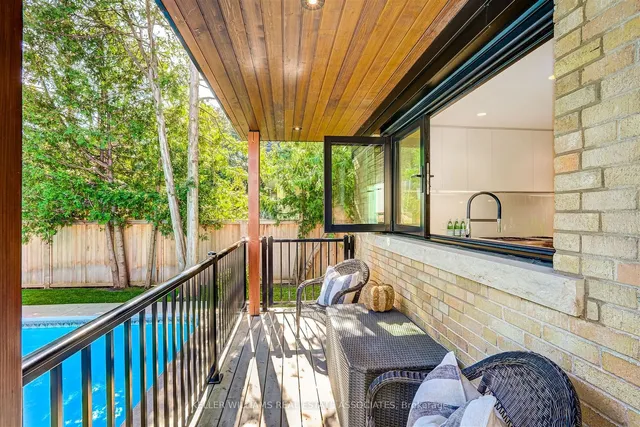 Additional image 39 of 2107 Courtland Cres