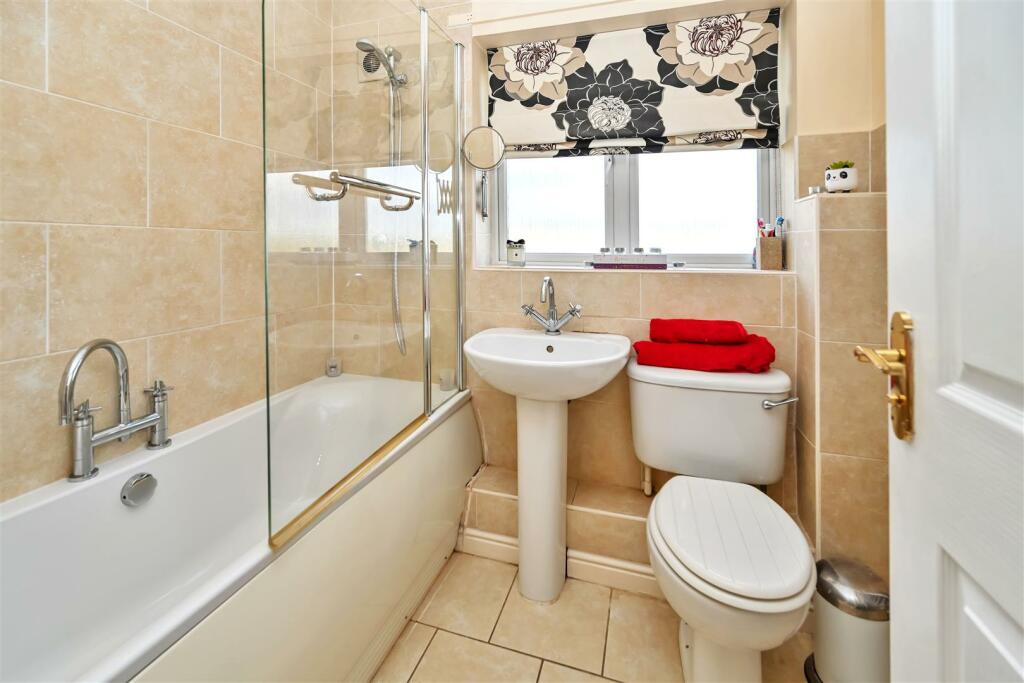 Additional image 16 of Overland Crescent, Apperley Bridge