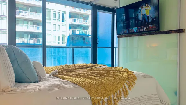 Additional image 12 of 111 Bathurst St Unit 815