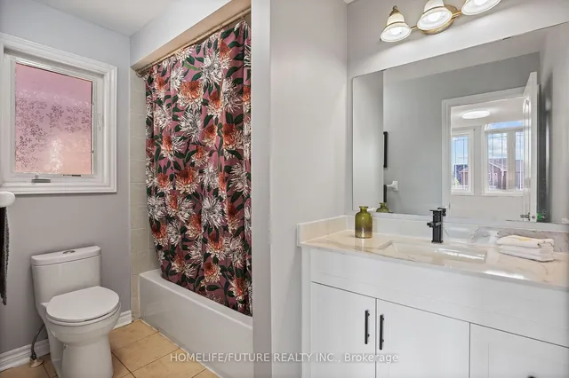 Additional image 36 of 652 Twain Ave