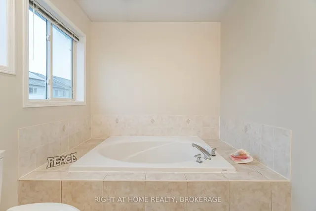 Additional image 26 of 1190 Fox Cres