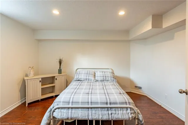 Additional image 35 of 33 Notchwood Crt