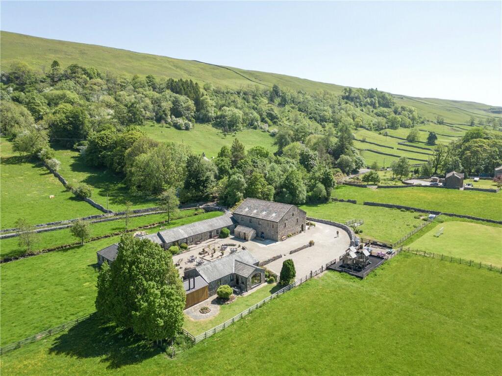 Additional image 24 of Stonelands Farmyard Cottages, and Dubb Croft Barn, Litton, Near Skipton, North Yorkshire, BD23
