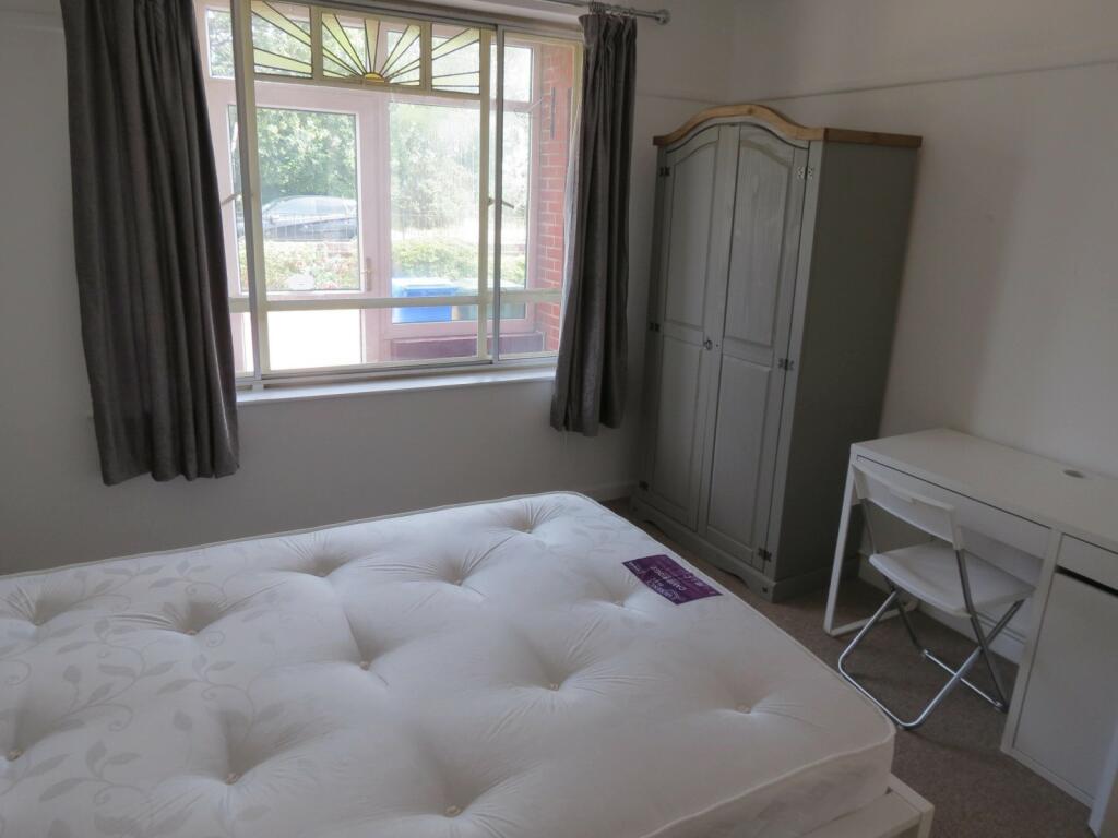 Additional image 7 of 6 bedroom Detached House in Wallisdown