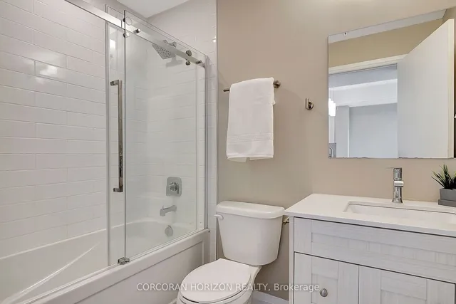 Additional image 19 of 60 Charles St Unit 2403
