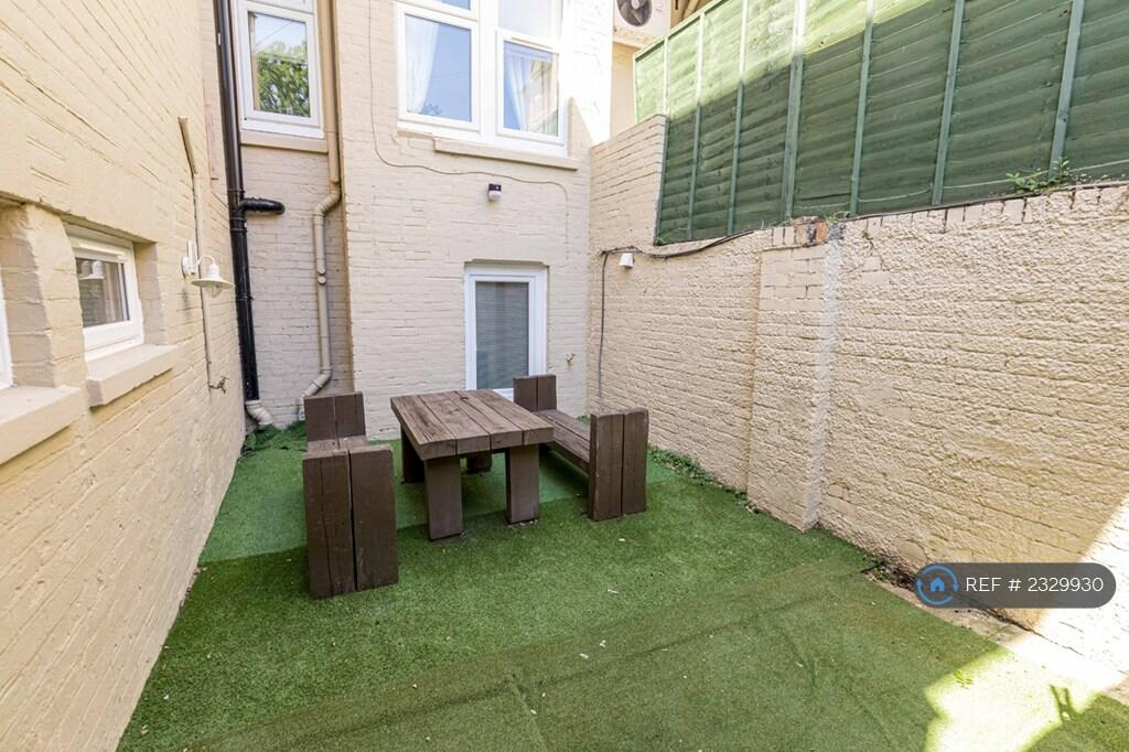 Additional image 19 of Approach Road, Poole, BH14