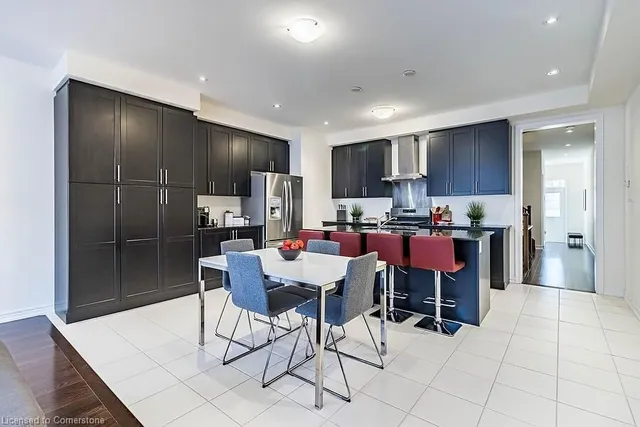 Additional image 12 of 39 Adventura Rd