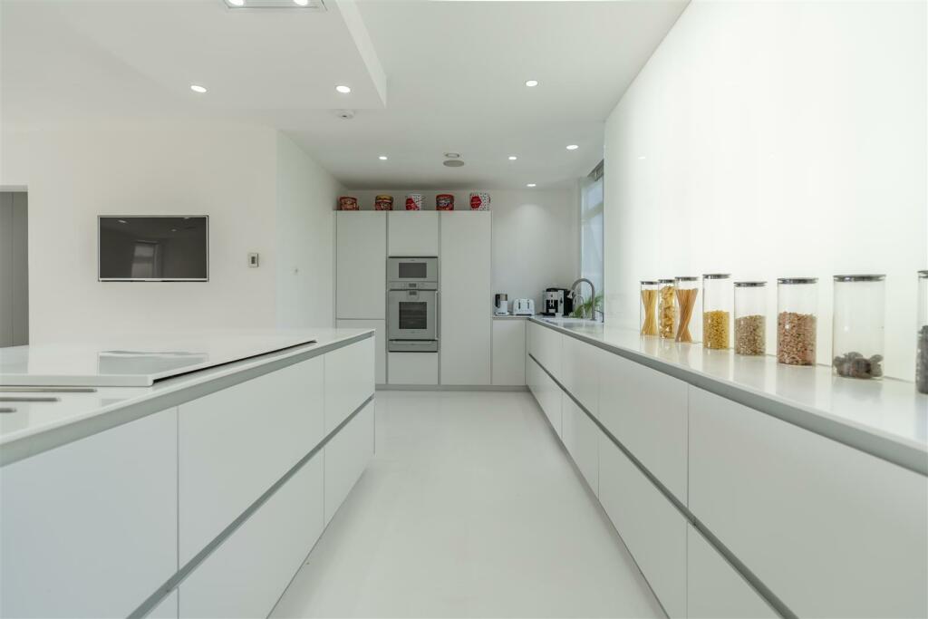 Additional image 11 of Whitecliff Road, Whitecliff