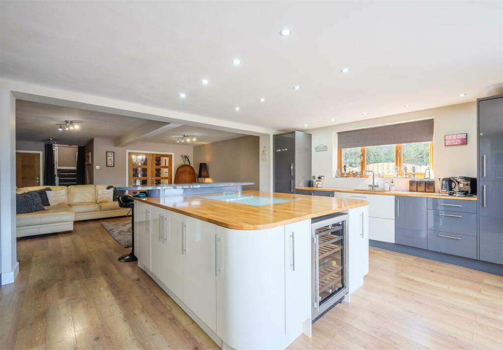 Additional image 5 of Huddersfield Road, Wyke, Bradford