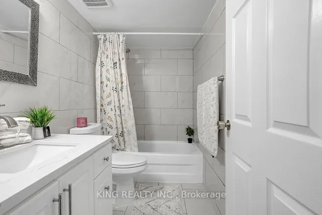 Additional image 10 of 3380 Eglinton Ave Unit 1412