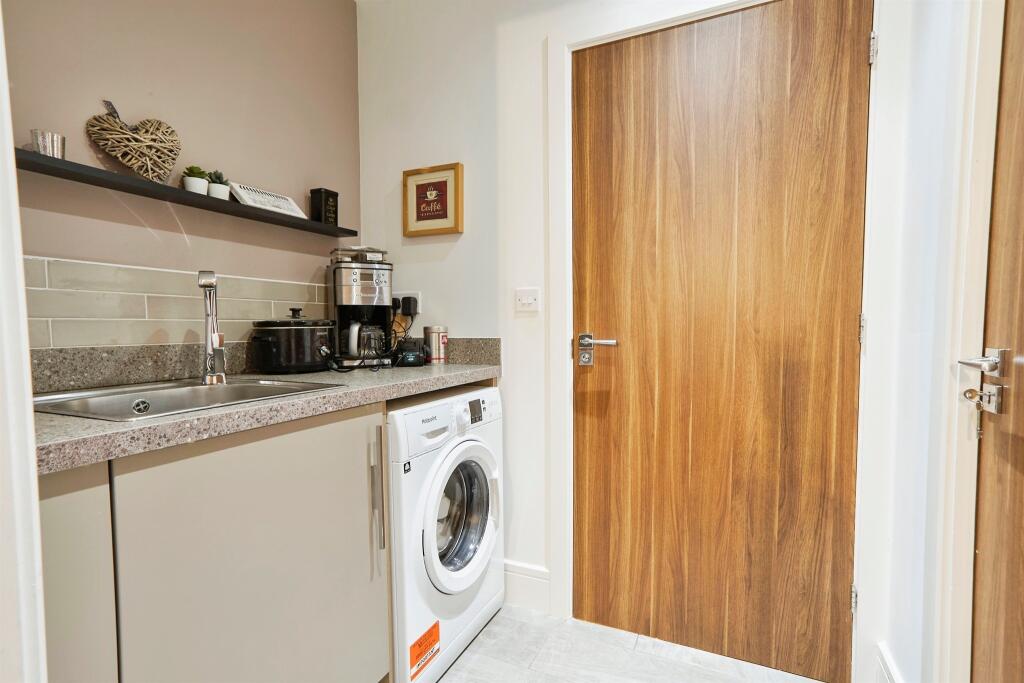 Additional image 9 of Harewood Drive, Bradford