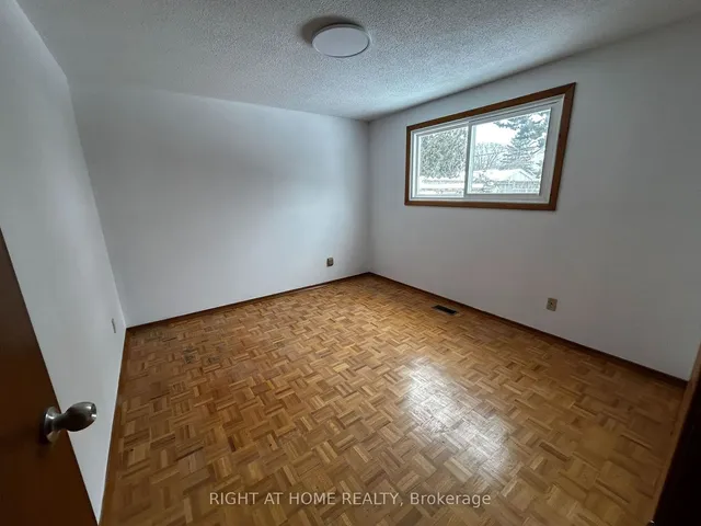 Additional image 10 of 106 Belwood Cres
