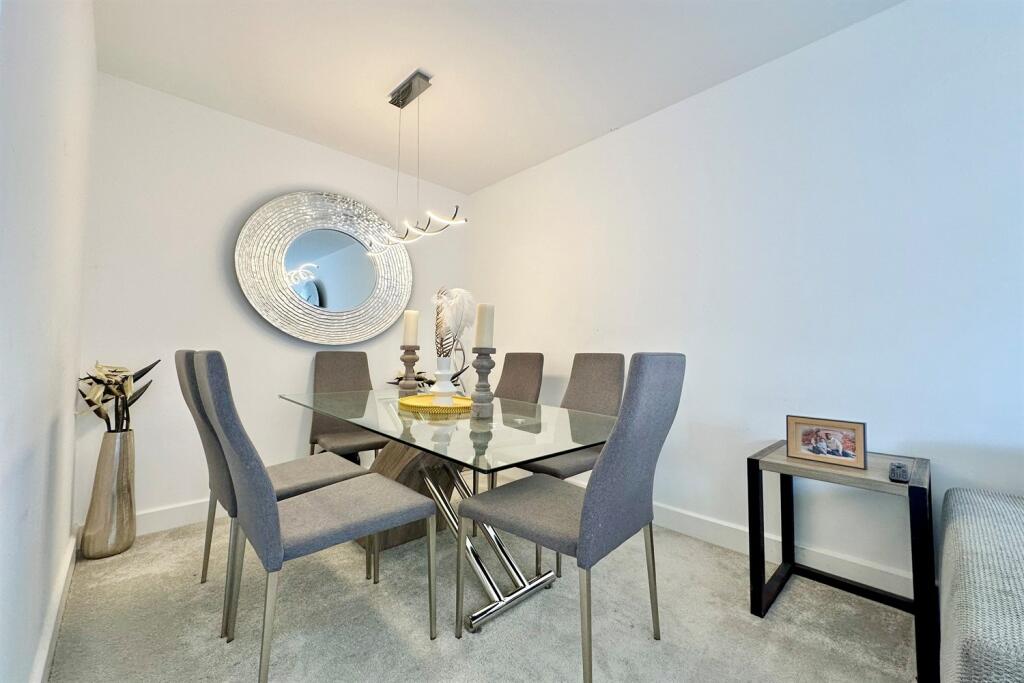 Additional image 6 of Upton