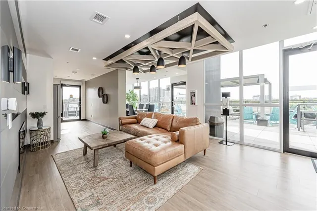 Additional image 26 of 60 Charles St Unit 2901