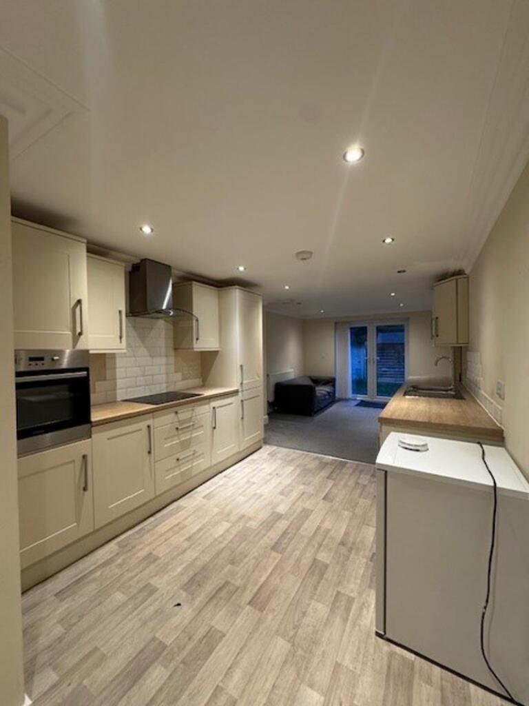 Additional image 18 of 2/3 Bedroom Flat - Cavendish Road £1700 pcm - Students & Sharers welcome - Available NOW!