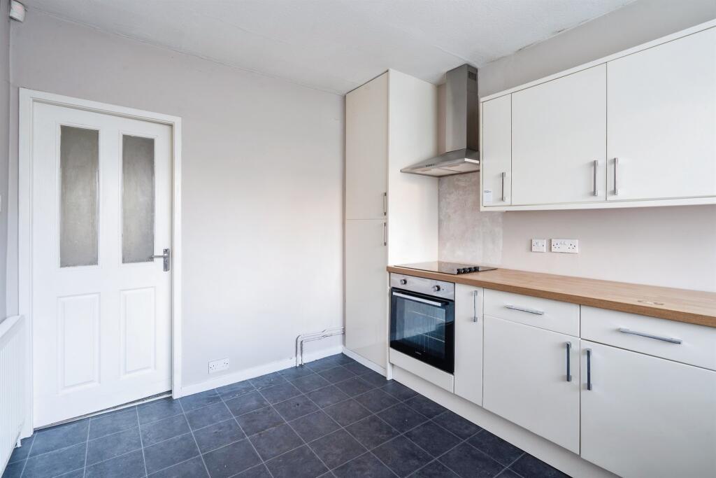 Additional image 4 of Fairway Close, Bradford