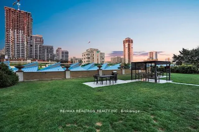 Additional image 25 of 135 James St Unit 612