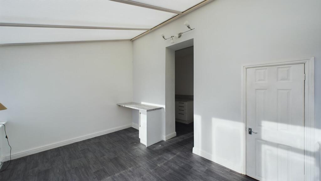 Additional image 8 of Halifax Road, Bradford, BD6