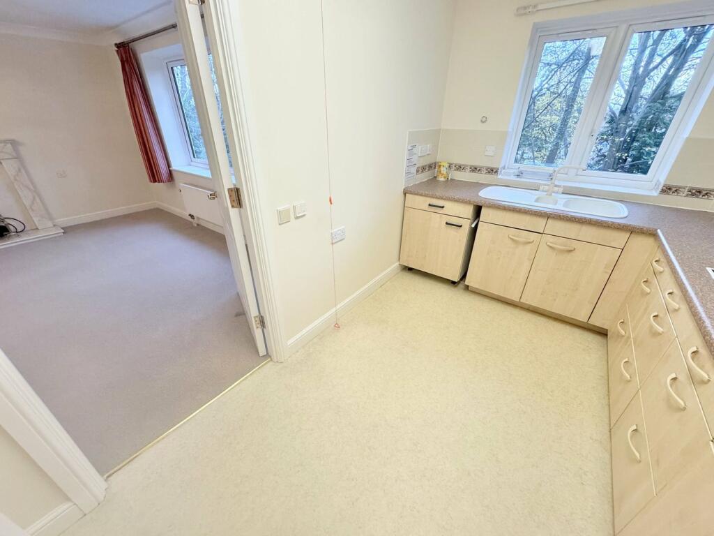 Additional image 8 of 37 Lindsay Road, Poole, BH13