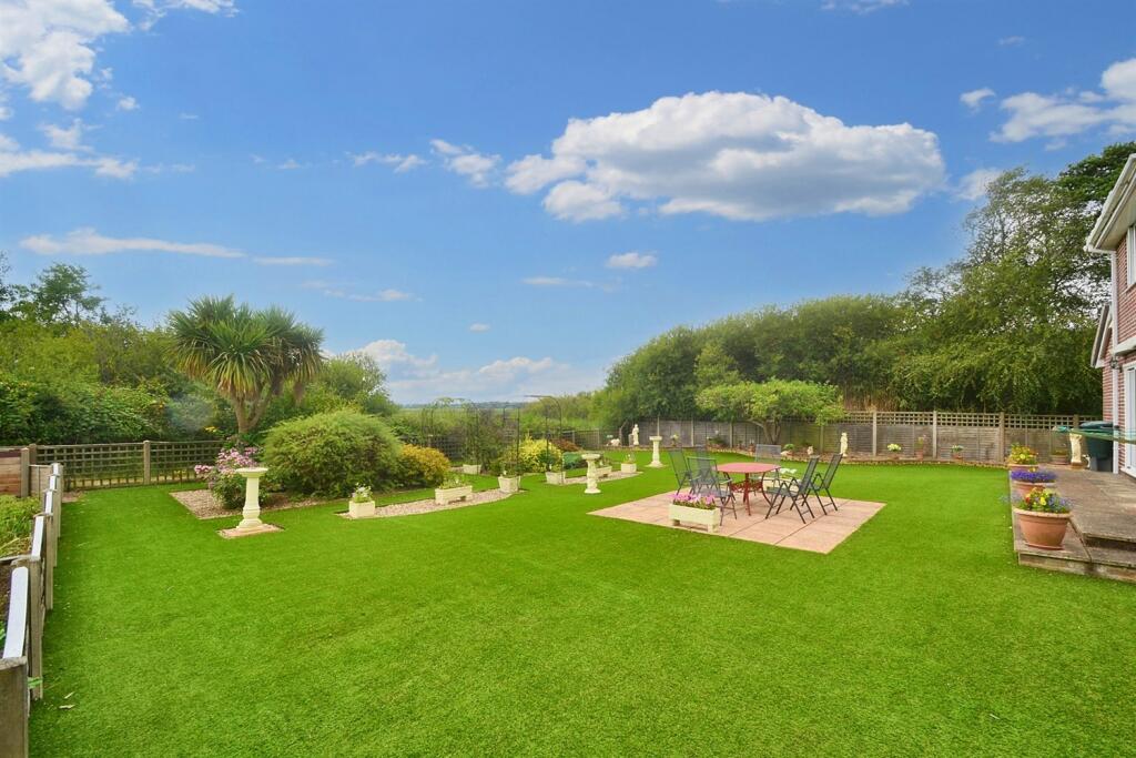 Additional image 4 of Upton