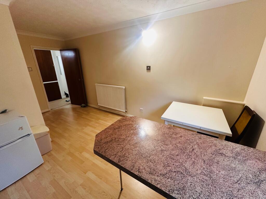 Additional image 7 of The Avenue, POOLE