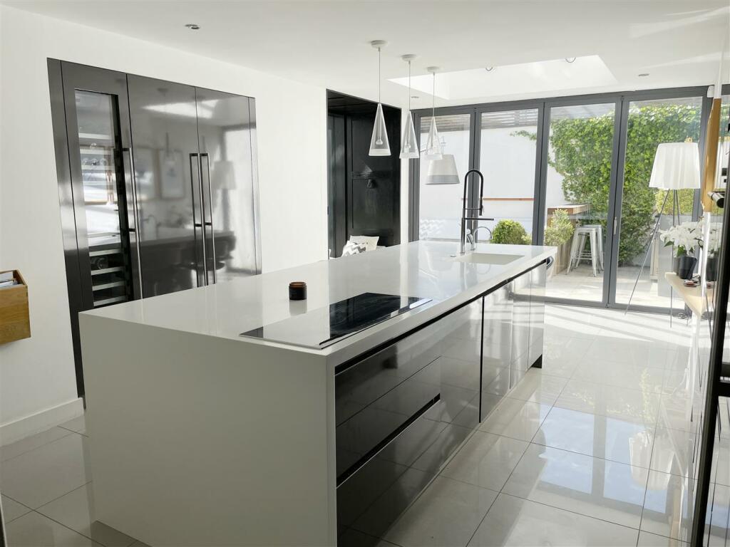 Additional image 15 of Westfield House, Whitehall Road, Wyke, BD12 9DP