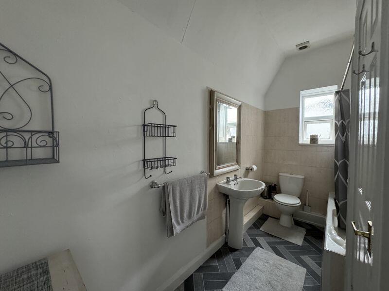 Additional image 6 of Sandbanks Peninsula - TWO 3&4 BEDROOM APARTMENTS OVER FREEHOLD COMMERCIAL