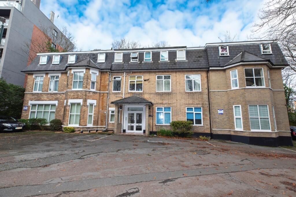 Additional image 13 of Large 2 Bedroom Flat in Town centre