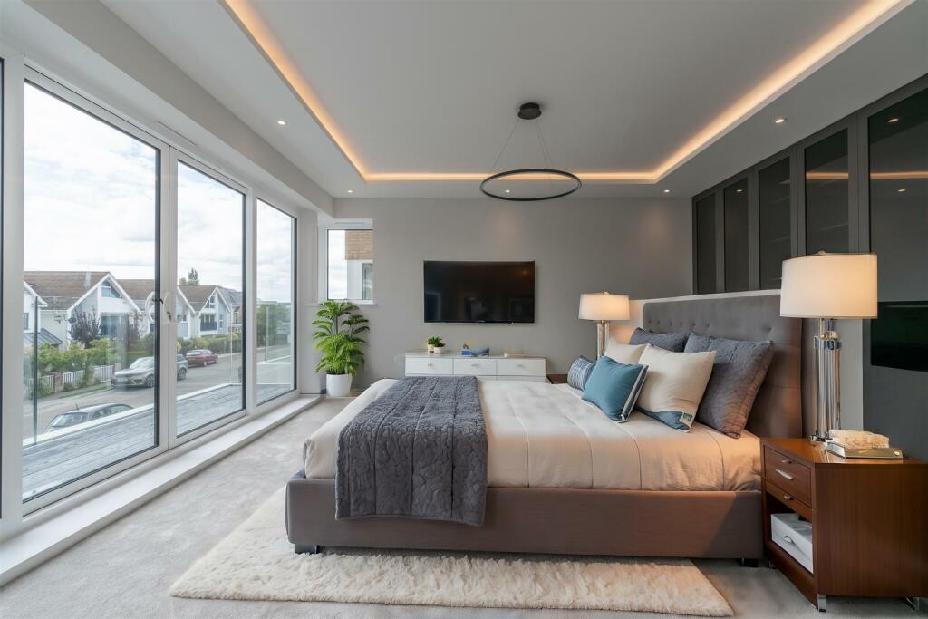 Primary image of Dorset Lake Avenue, Lilliput