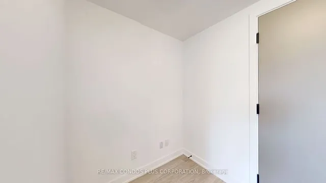 Additional image 16 of 47 Mutual St Unit 906