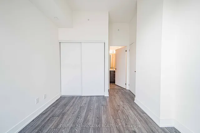 Additional image 19 of 180 Fairview Mall Dr Unit 517