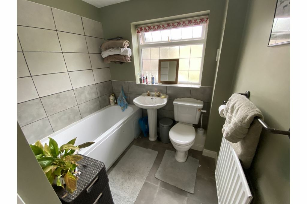 Additional image 14 of Cheriton Drive, Bradford, BD13