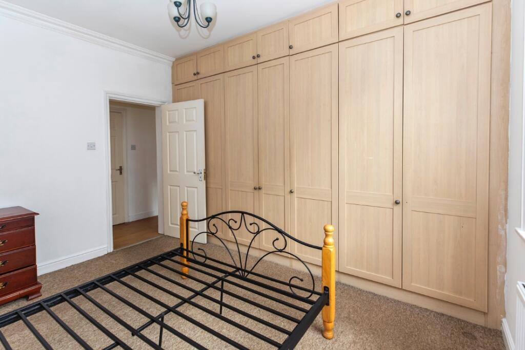 Additional image 7 of Large 2 Bedroom Flat in Town centre