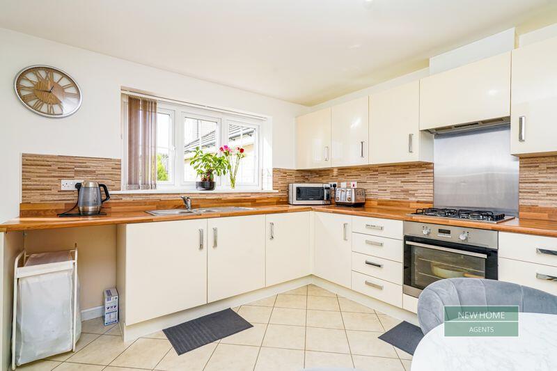 Additional image 2 of Beacon Hill, Braithwaite, Keighley, BD22 6FE